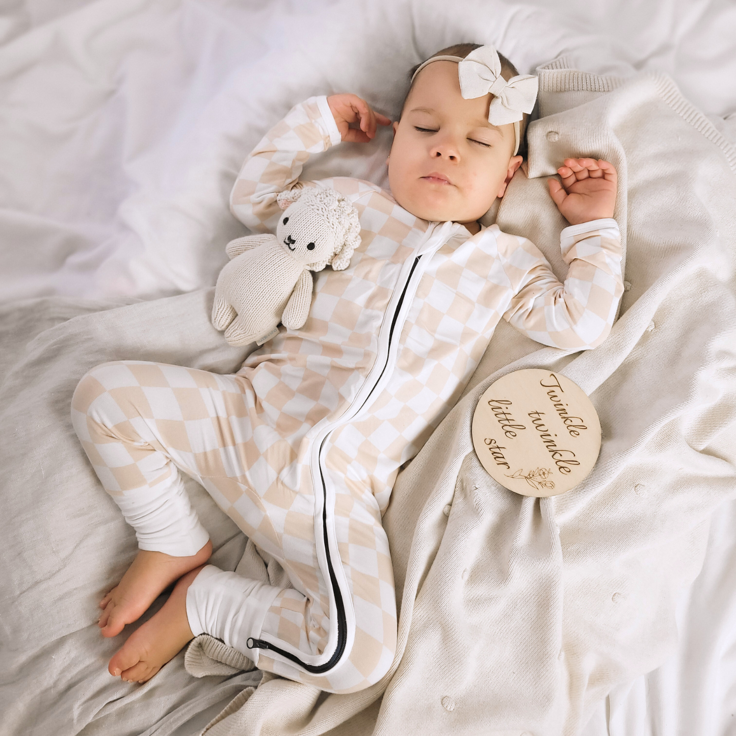 ZIPSTER™ Peach Check Soft Bamboo Baby Mono} con diseño estampado