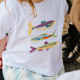 Übergroßes T-Shirt für Kinder Weißer Fischstapel