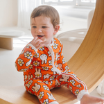 Baby im ZIPSTER x Miffy Daisy Days Bambus-Strampler