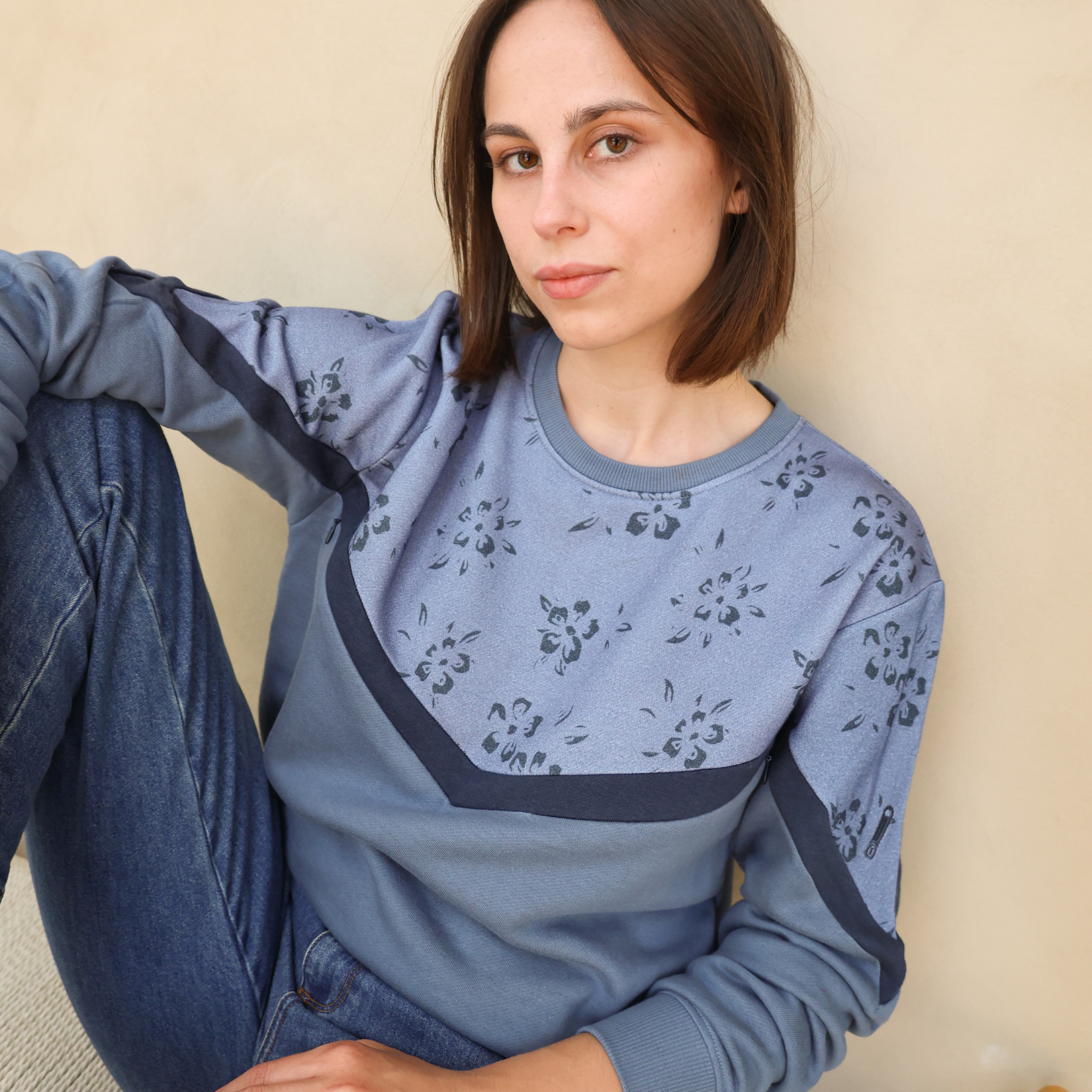 Breastfeeding Sweatshirt - Blue Floral