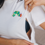 T-Shirt allaitement La chenille qui fait des trous™ Brodé